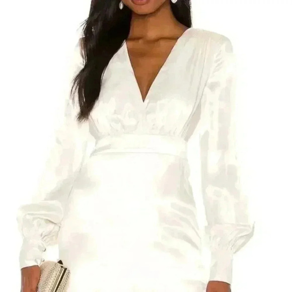 NWT MAJORELLE x Revolve White Pearl Glossy Satin High Slit Ruffle Gown Dress XS - Picture 6 of 10